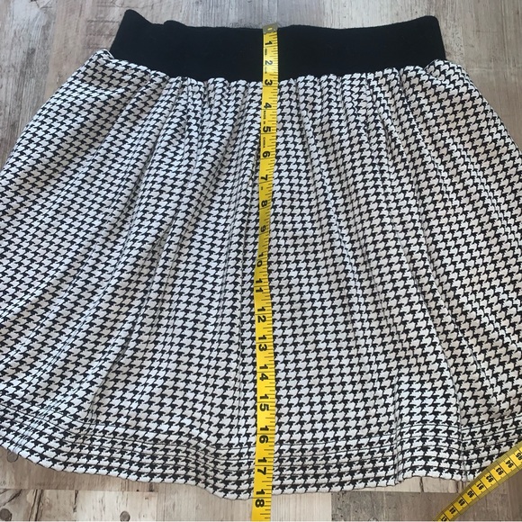 La Rok Houndstooth Skirt - Picture 8 of 8